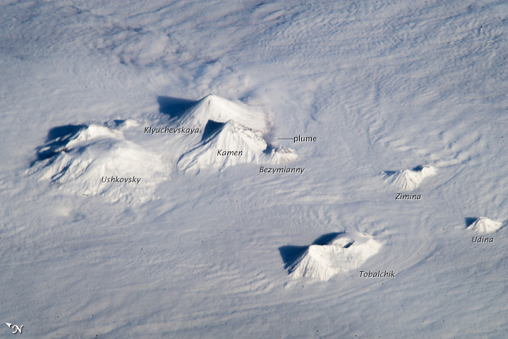 Astronauts Get Stunning View of Active Russian Volcanoes